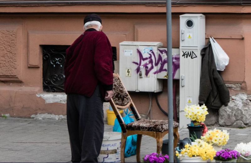 Пенсіонерам обіцяють додаткові виплати вже цієї осені: у Пенсійному фонді України уточнили, кому нарахують 300 гривень до пенсійних виплат.