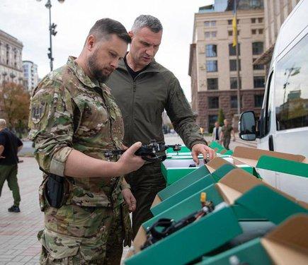 Київський мер Віталій Кличко повідомив, що постраждалі внаслідок війни кияни отримуватимуть компенсацію у розмірі 45 000 гривень.