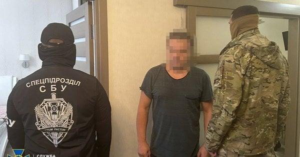 У Харкові був арештований керівник російської фірми, яка займається налаштуванням супутників для розвідки окупаційних сил.